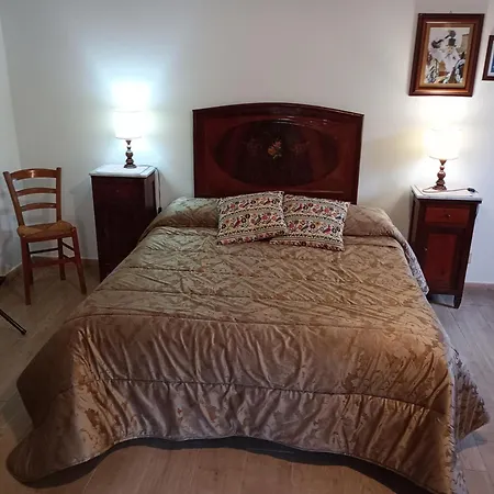 Casa Figus Via Azuni 5 * Narbolia