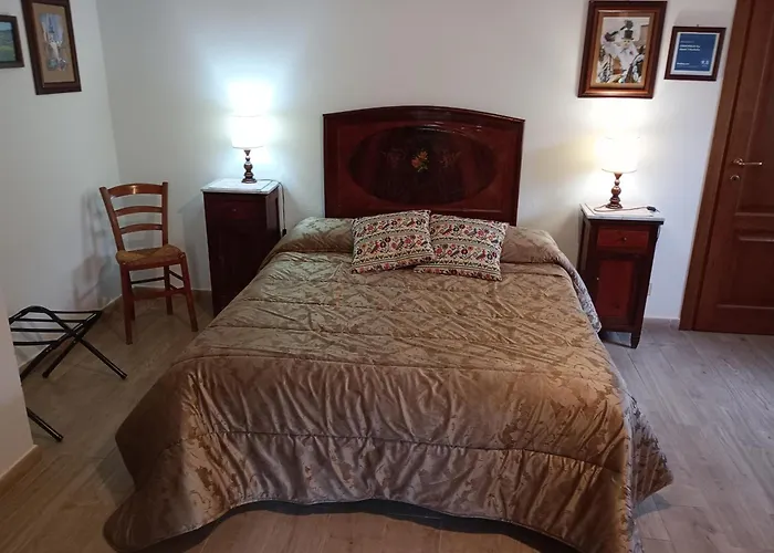 Casa Figus Via Azuni 5 * Narbolia